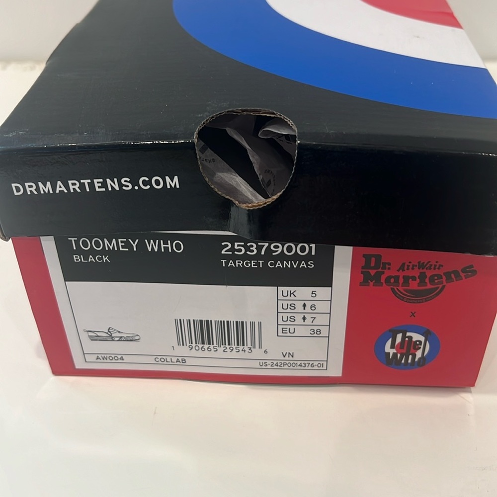 NIB AUTHENTIC DR MARTENS TOOMEY WHO 25379001